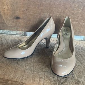 Euro soft nude high heels size 7.5